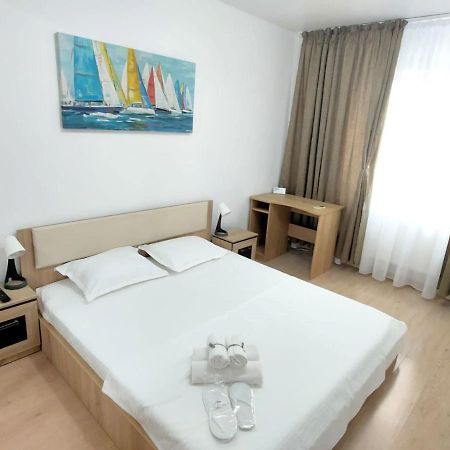 Hotel Studio Titan Bukares Bagian luar foto