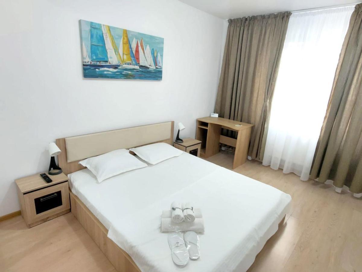 Hotel Studio Titan Bukares Bagian luar foto