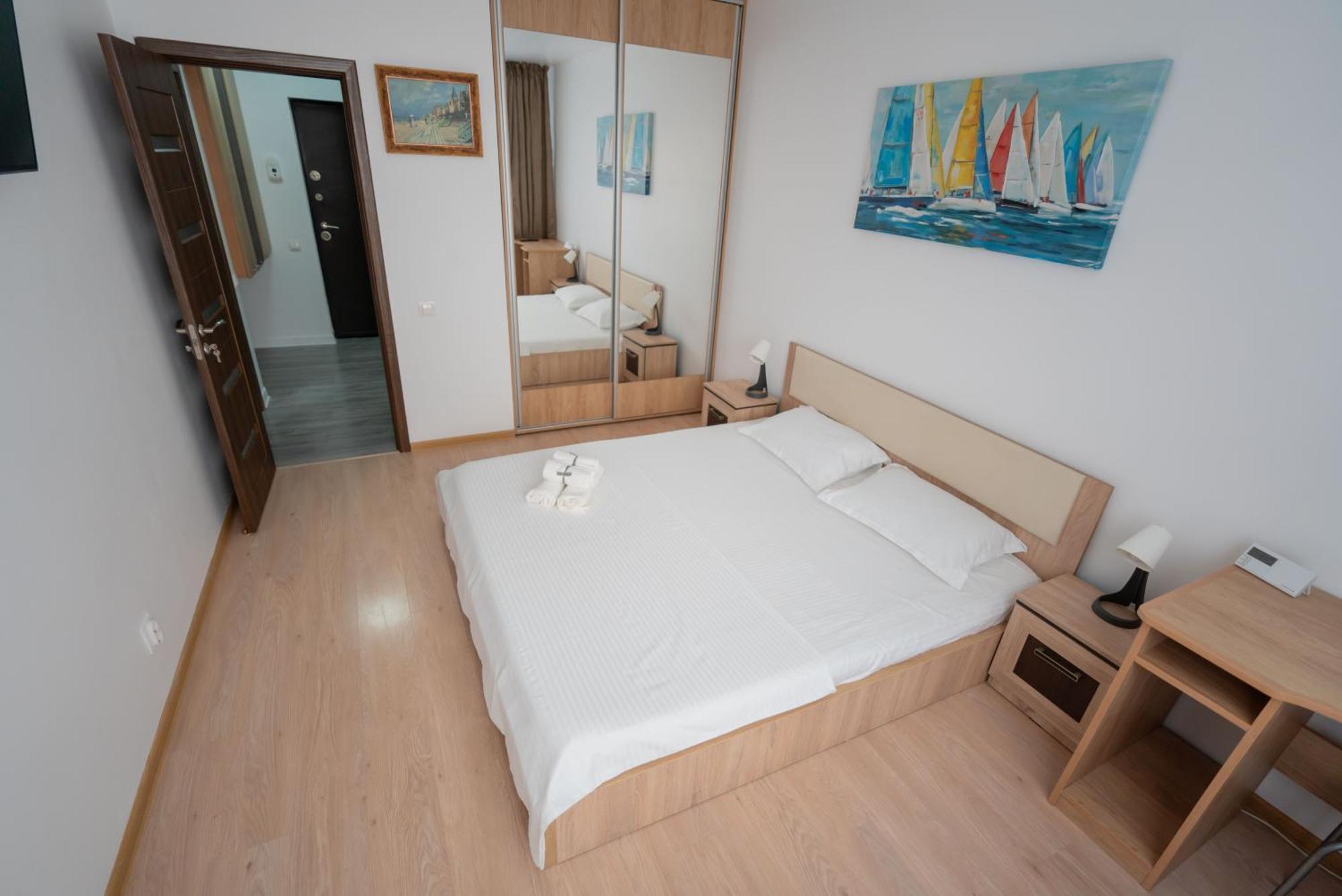 Hotel Studio Titan Bukares Bagian luar foto